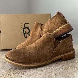 UGG Camellia Women’s Loafers Size 6